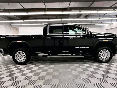 Used 2024 GMC Sierra 2500 SLT w/ SLT Premium Package image 15