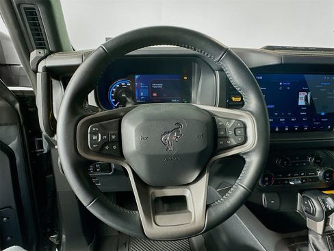 Used 2024 Ford Bronco Badlands w/ Sasquatch Package image 11