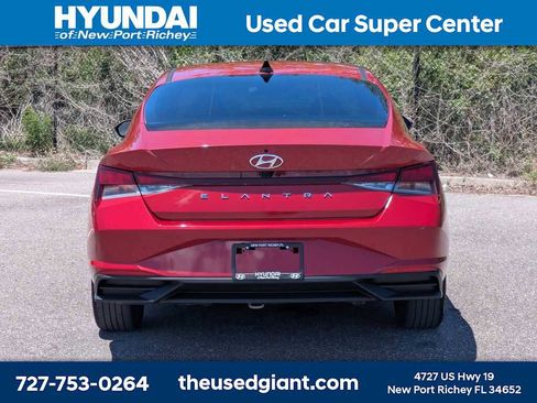 Used 2023 Hyundai Elantra SEL w/ Convenience Package FWD image 4
