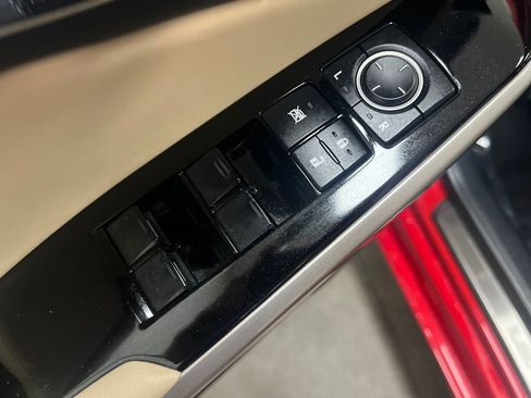 Used 2016 Lexus IS 200t RWD image 12