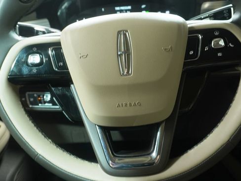 Used 2022 Lincoln Corsair AWD w/ Equipment Group 101A image 17