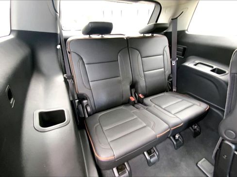 Used 2023 GMC Acadia AT4 w/ Technology Package AWD/4WD image 25