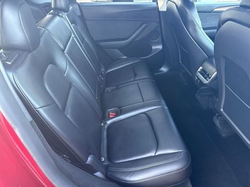 Used 2024 Tesla Model Y Long Range AWD/4WD image 18