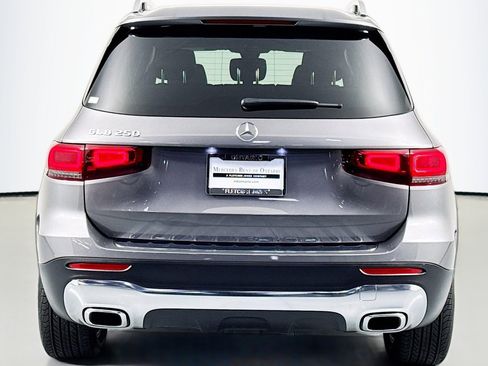 Certified 2022 Mercedes-Benz GLB 250 image 4