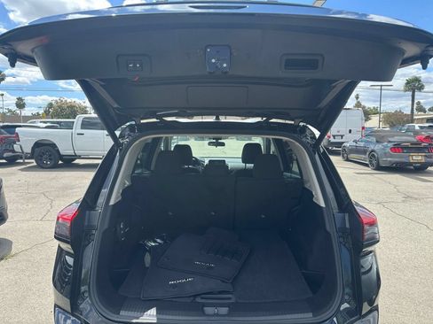 Used 2025 Nissan Rogue SV FWD image 33