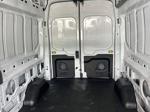 Used 2024 Ford Transit 250 148 High Roof RWD image 18