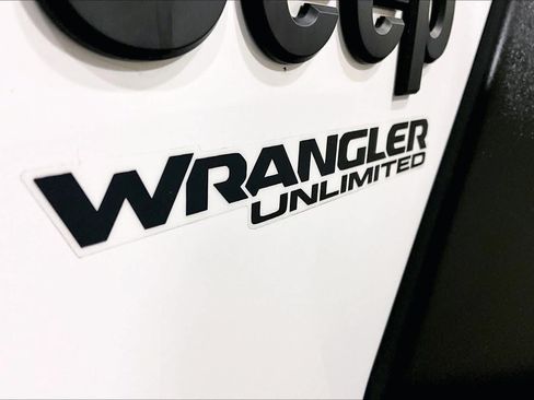 Used 2022 Jeep Wrangler Unlimited Sport AWD/4WD image 9