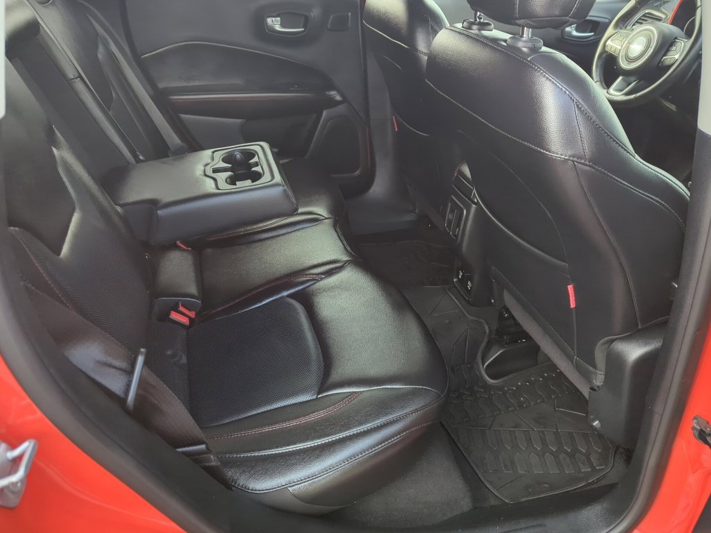 Used 2017 Jeep Compass Trailhawk w/ Leather Interior Group AWD/4WD image 37