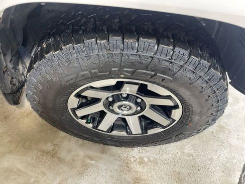 Used 2023 Toyota 4Runner TRD Off-Road Premium w/ Moonroof Package AWD/4WD image 10