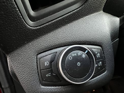 Used 2017 Ford Escape SE image 15