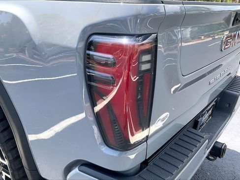 Used 2024 GMC Sierra 2500 AT4 w/ AT4 Premium Plus Package AWD/4WD image 30