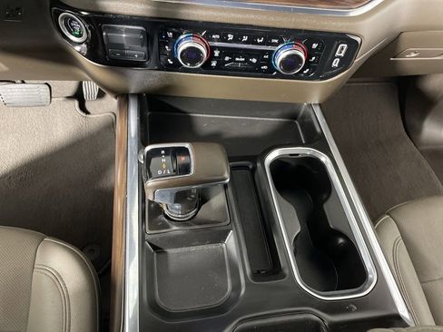 Used 2024 GMC Sierra 1500 SLT w/ SLT Convenience Package image 24