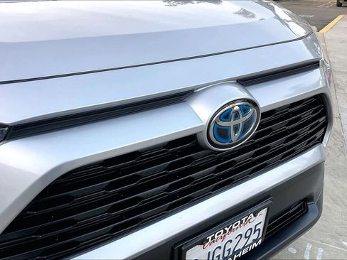 Used 2023 Toyota RAV4 XLE Premium image 27