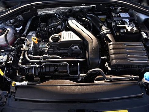 Certified 2025 Volkswagen Jetta SE image 24