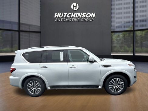 Used 2024 Nissan Armada SL image 8