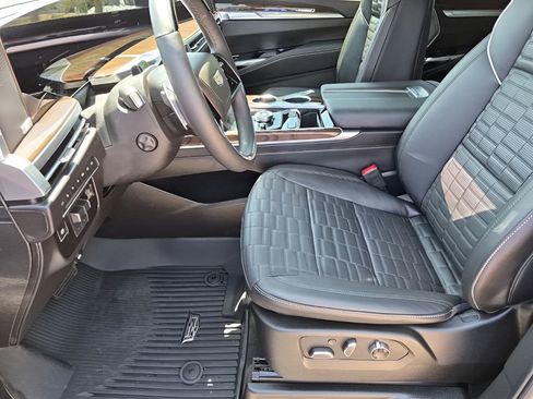 Certified 2026 Cadillac Escalade ESV Platinum Sport w/ LPO, ONYX Package image 32