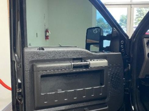 Used 2013 Ford F250 Lariat w/ Chrome Pkg RWD image 8