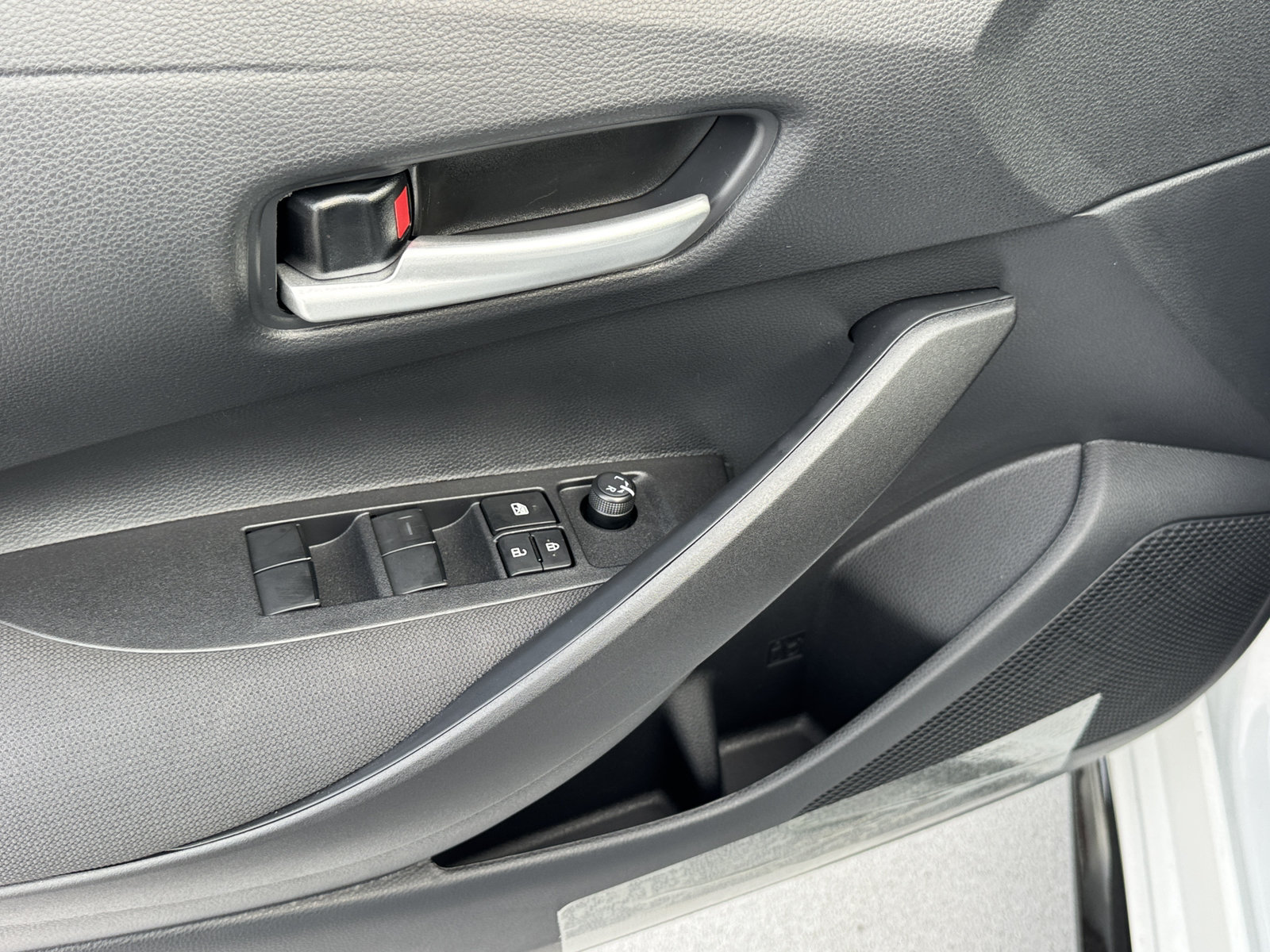 New 2027 Toyota Corolla SE FWD image 18