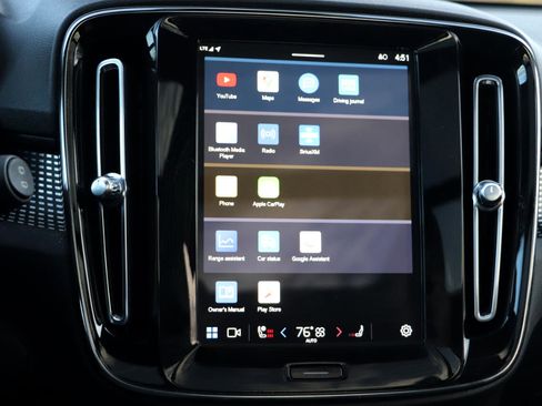 Used 2022 Volvo XC40 P8 Recharge Plus AWD/4WD image 27