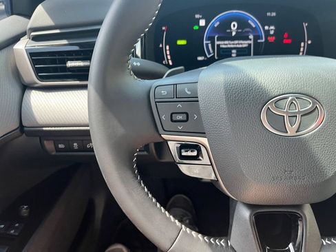 Used 2026 Toyota Camry SE FWD image 15