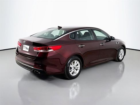 Used 2017 Kia Optima LX image 9