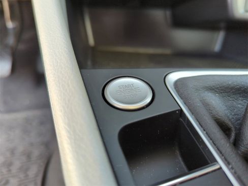 Used 2024 Volkswagen Jetta SE image 39