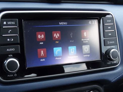 Used 2025 Nissan Versa SV FWD image 19