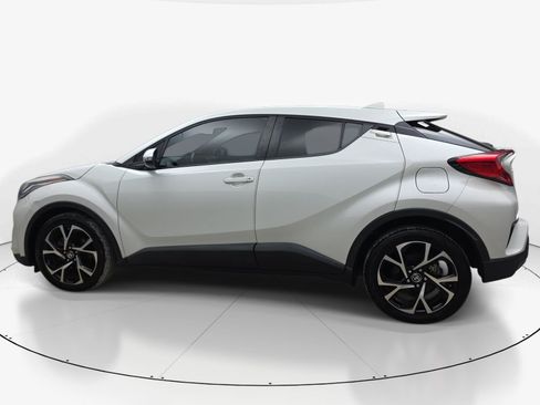 Used 2021 Toyota C-HR XLE FWD image 7