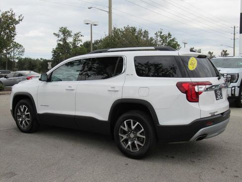 Used 2021 GMC Acadia SLE w/ Driver Convenience Package image 4