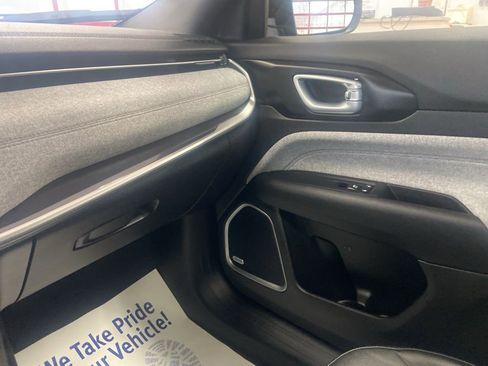 Used 2023 Jeep Compass Latitude w/ Sun and Sound Group image 36