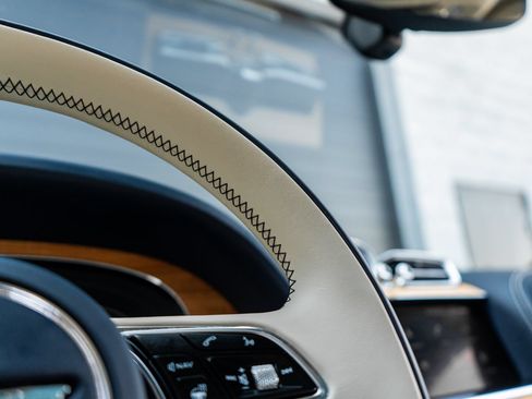 Certified 2023 Bentley Bentayga AWD/4WD image 32