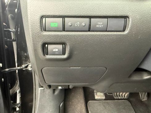 Used 2021 Nissan Sentra SV FWD image 22