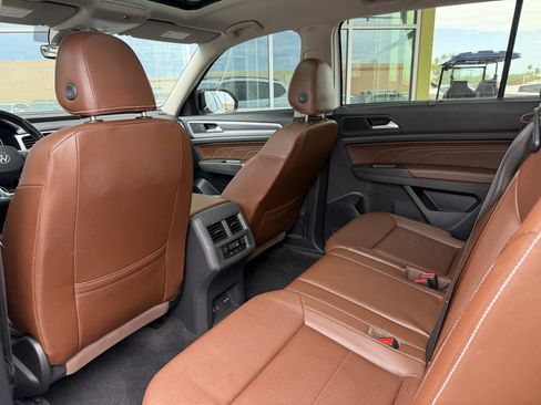 Used 2023 Volkswagen Atlas SEL R-Line AWD/4WD image 34