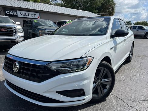 Used 2019 Volkswagen Jetta R-Line FWD image 1