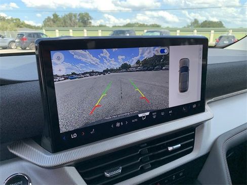 New 2025 Ford Explorer Active image 28