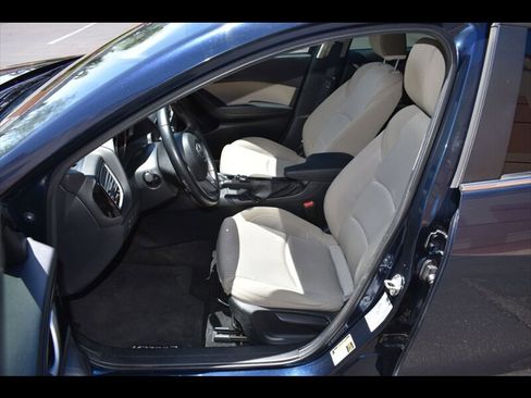 Used 2016 MAZDA MAZDA3 i Touring FWD image 15