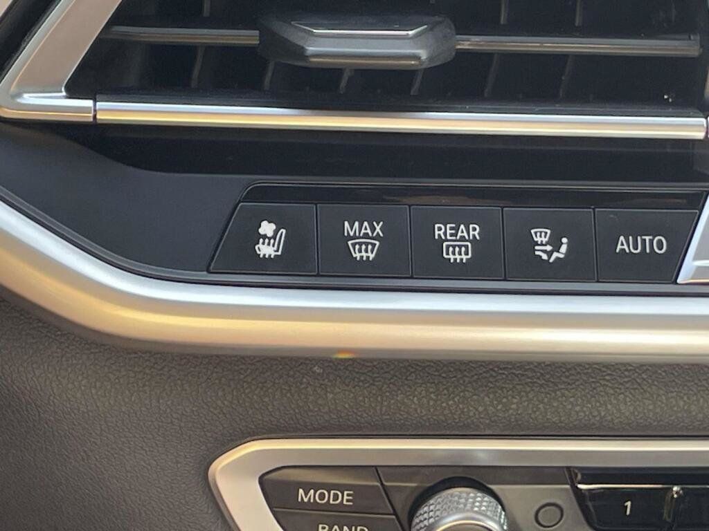 Used 2023 BMW X6 xDrive40i w/ Executive Package AWD/4WD image 29