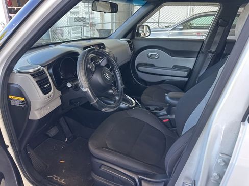 Used 2016 Kia Soul image 3
