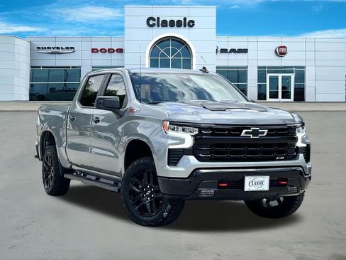 Used 2025 Chevrolet Silverado 1500 LT Trail Boss w/ Convenience Package II AWD/4WD image 1