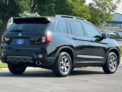 Used 2022 Honda Passport TrailSport image 2