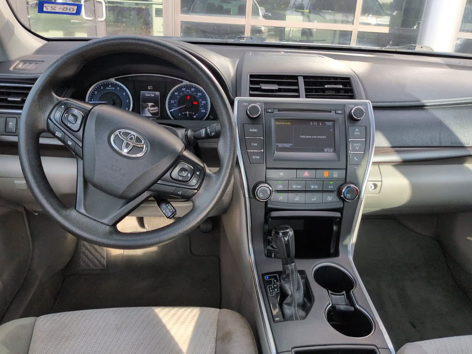Used 2016 Toyota Camry LE FWD image 12