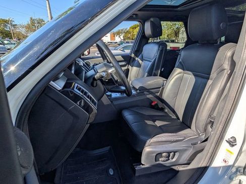 Used 2020 Land Rover Discovery Landmark AWD/4WD image 7
