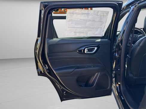 New 2026 Jeep Compass Latitude image 24