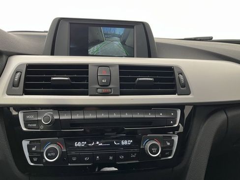 Used 2018 BMW 320i xDrive Sedan w/ Convenience Package image 16