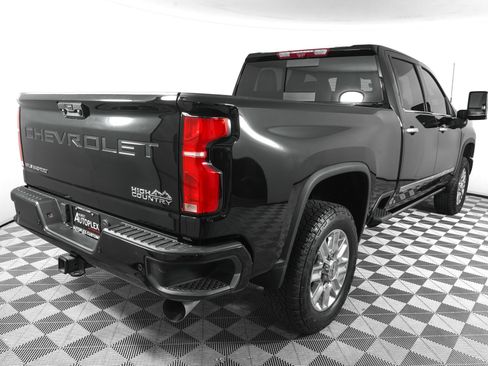 Used 2025 Chevrolet Silverado 2500 High Country w/ High Country Premium Package AWD/4WD image 4