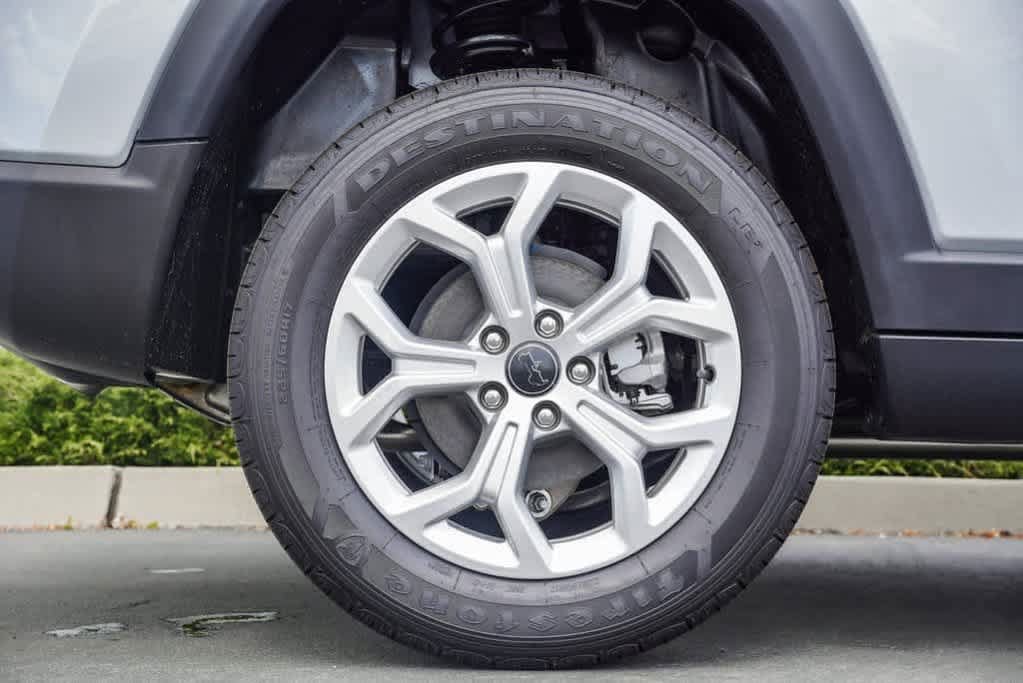 Used 2025 Jeep Compass Sport AWD/4WD image 36