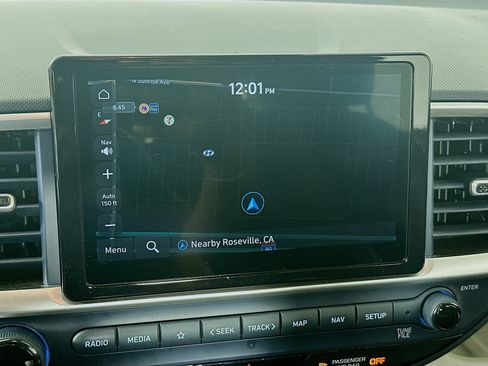 Used 2023 Hyundai Venue Limited w/ Cargo Package FWD image 22