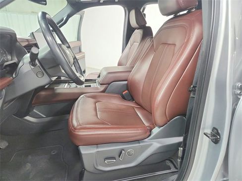Used 2024 Ford Expedition Limited image 19