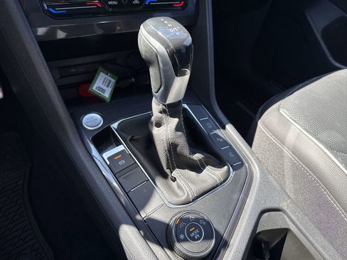 Used 2022 Volkswagen Tiguan SEL R-Line image 22
