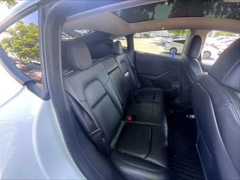 Used 2022 Tesla Model Y Performance AWD/4WD image 28